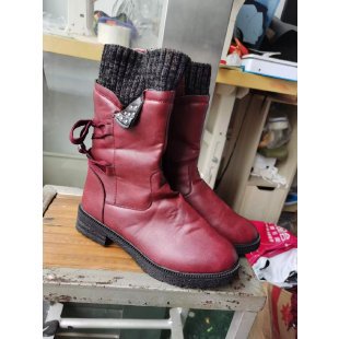 Bottines élégantes pour femmes avec détails stylés et fermeture éclair pratique Berg-Feldt