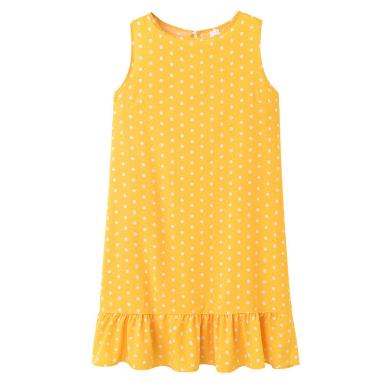 Verspieltes Damen-Shiftkleid mit Polka Dots und Rüschen am Saum von berg-feldt