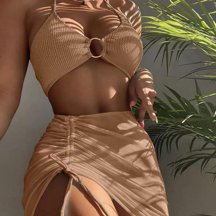 Haut de bikini Berg-Feldt pour femme avec découpes et ensemble short à volants