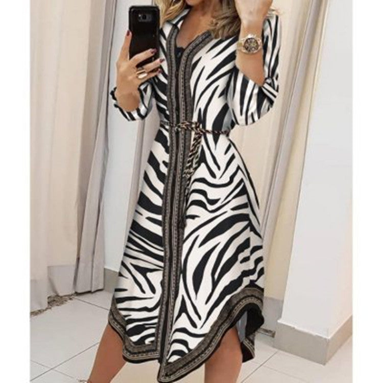 Elegantes Kaftan-Kleid für Damen mit Zebraprint und Gürtel von berg-feldt