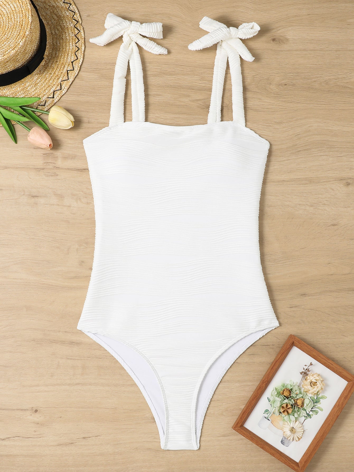 Maillot de bain élégant pour femme avec fronces et coupe près du corps de berg-feldt