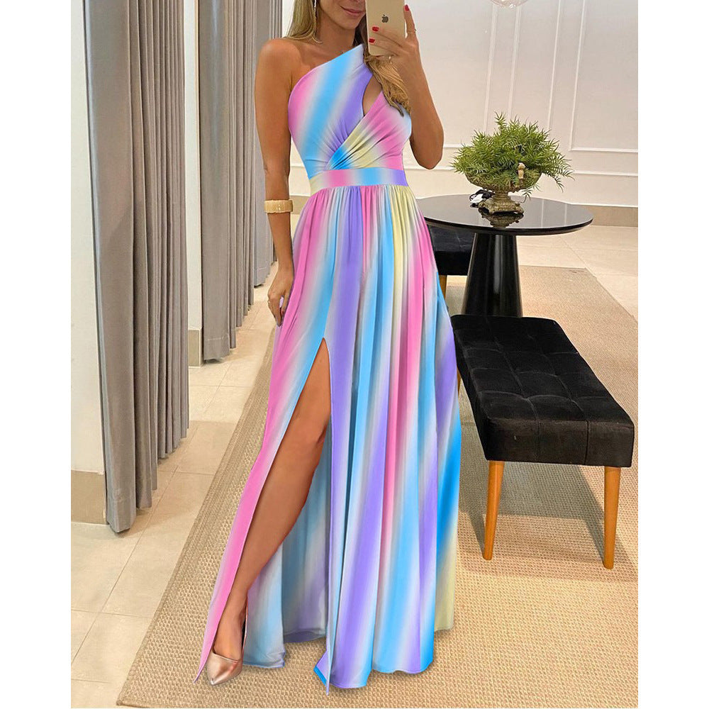 Elegantes Maxikleid mit asymmetrischem Ausschnitt und Schlitz von berg-feldt