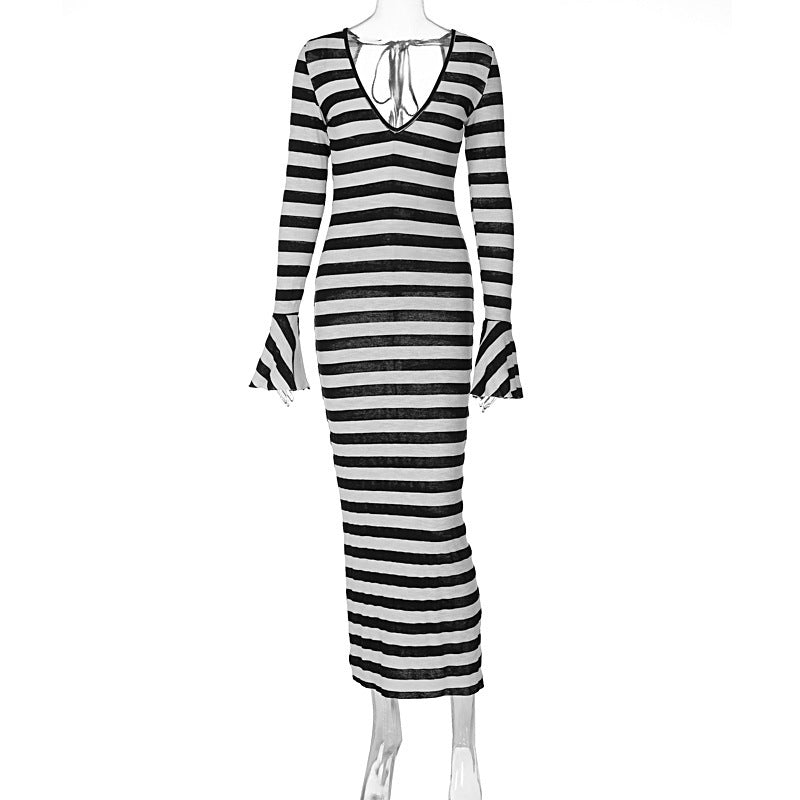 Figurbetontes Midikleid für Damen mit V-Ausschnitt und glamourösen Flatterärmeln von berg-feldt