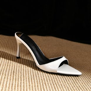 Elegante Damen Slingback-Pumps mit Spitzabsatz und edlem Riemendetail von Berg-Feldt