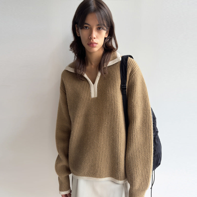 Modern gestrickter Damenpullover mit Polokragen und Bündchen von berg-feldt
