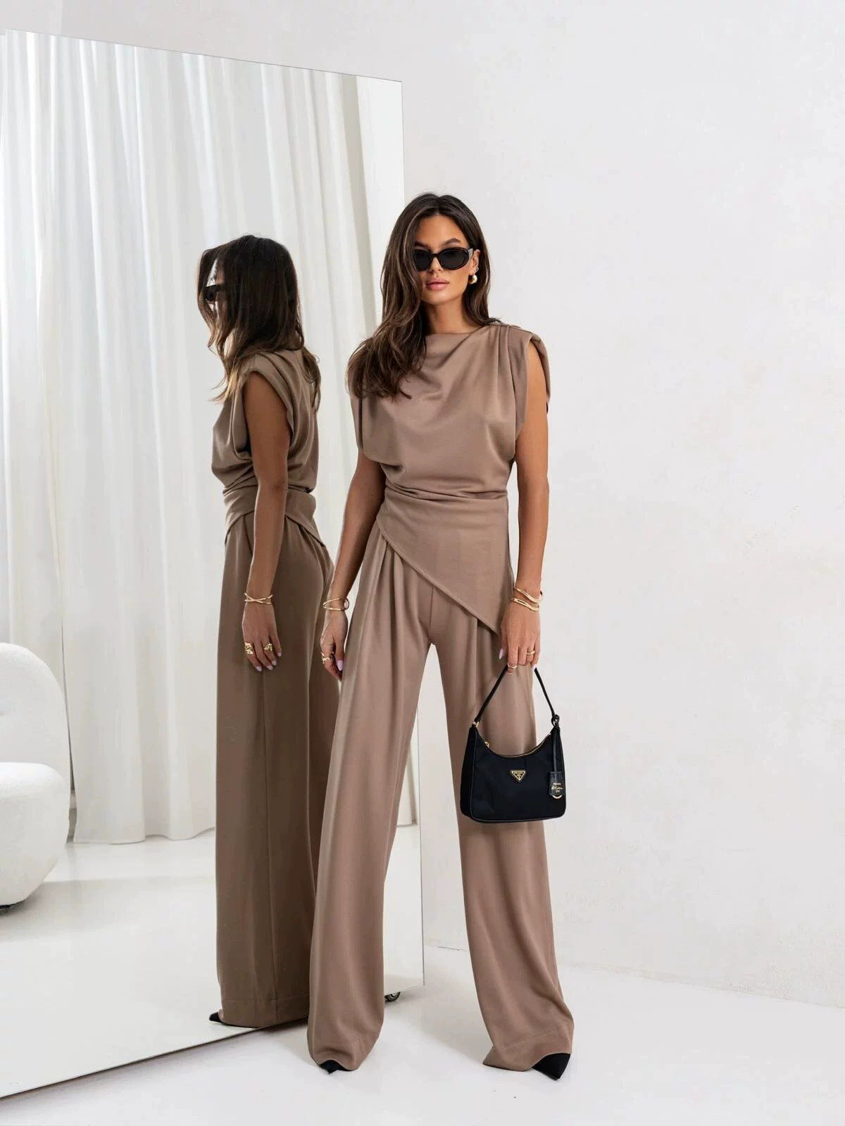 Ensemble combinaison élégante pour femme coupe asymétrique et pantalon ample berg-feldt