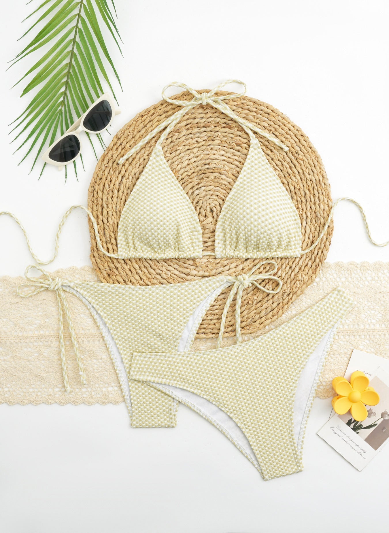 Verspielter Damen-Bikini im Triangel-Schnitt mit Karomuster von berg-feldt
