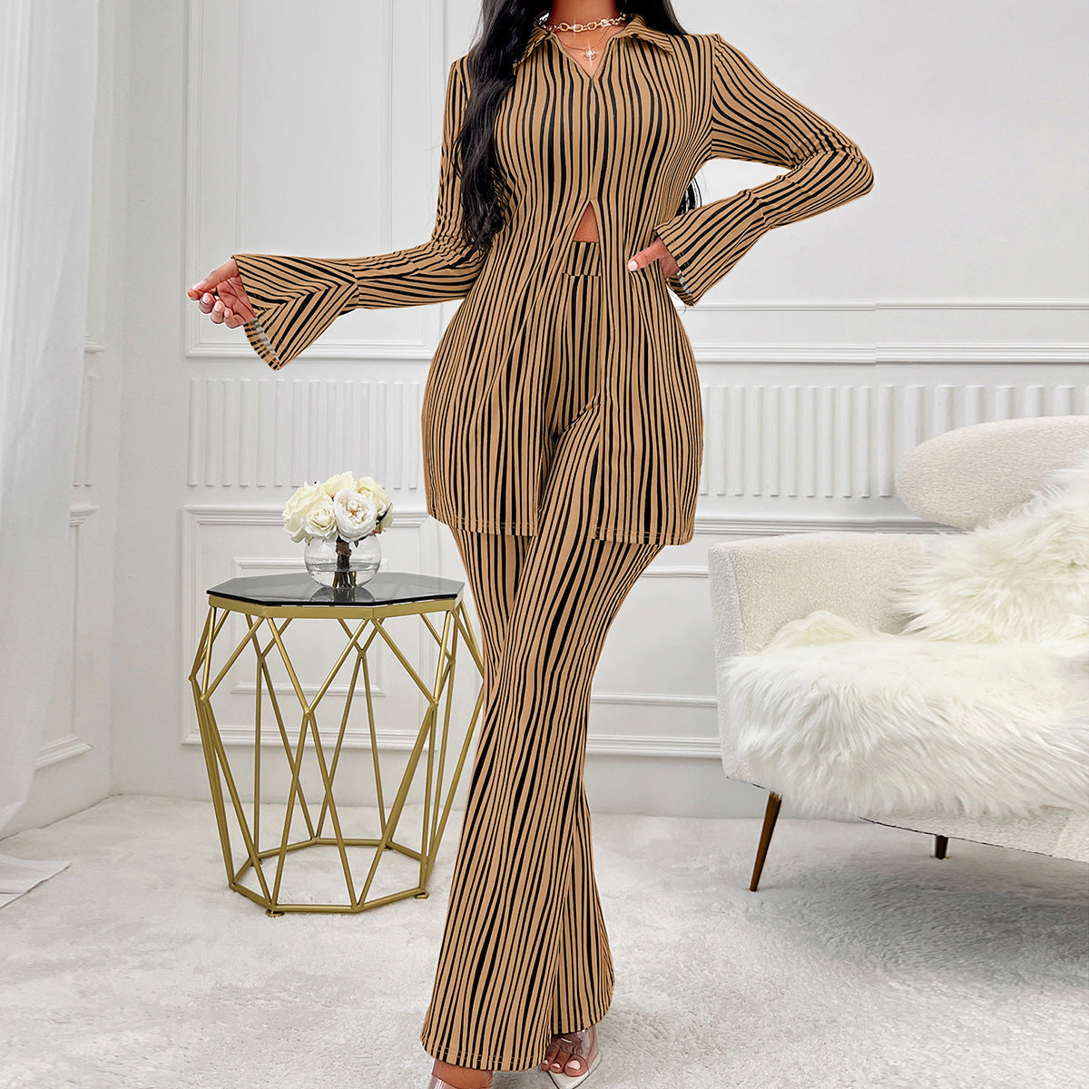 Elegantes Damen-Jumpsuit mit markanten Streifen und schlitziger Oberteil von berg-feldt