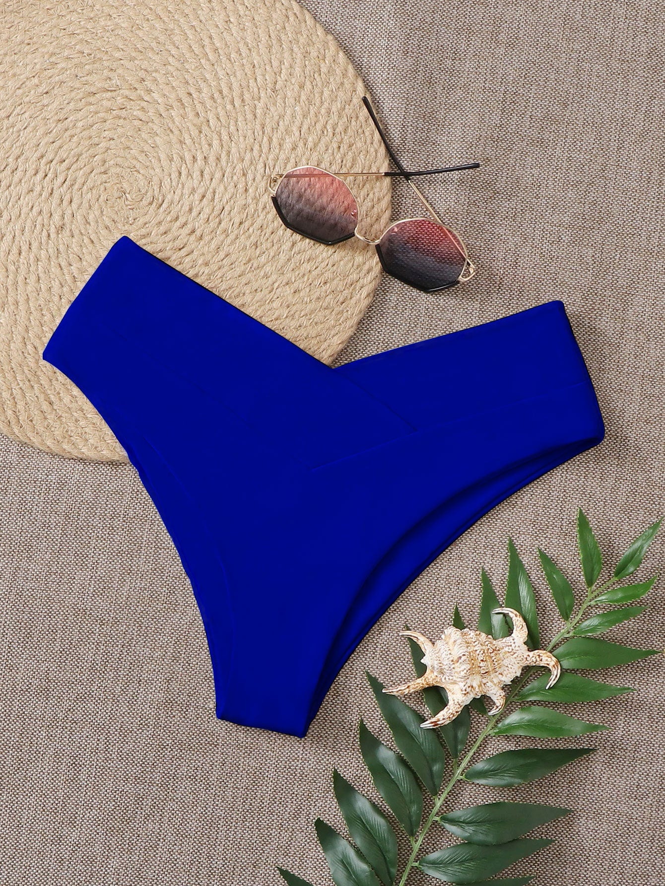 Bas de bikini femme taille haute coupe en V Berg-Feldt
