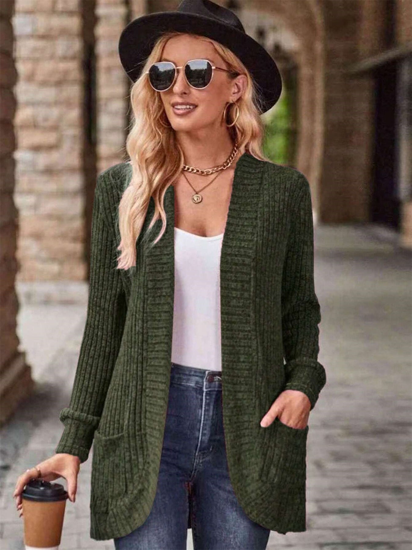 Gilet femme ouvert avec surface texturée et poches pratiques Berg-Feldt