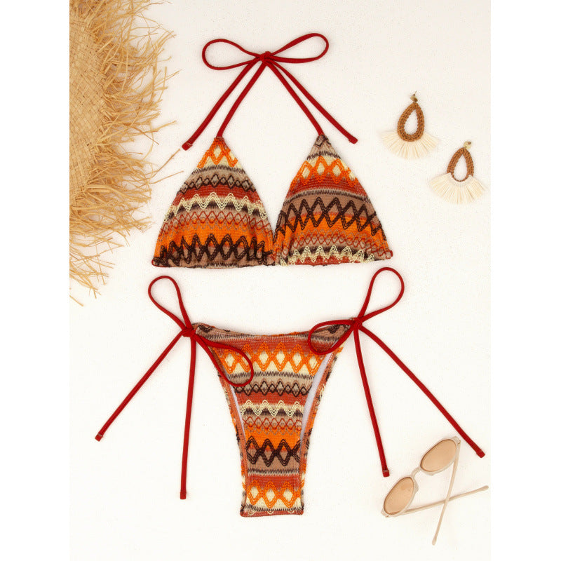 Haut de bikini triangle bohème et liens ludiques par berg-feldt