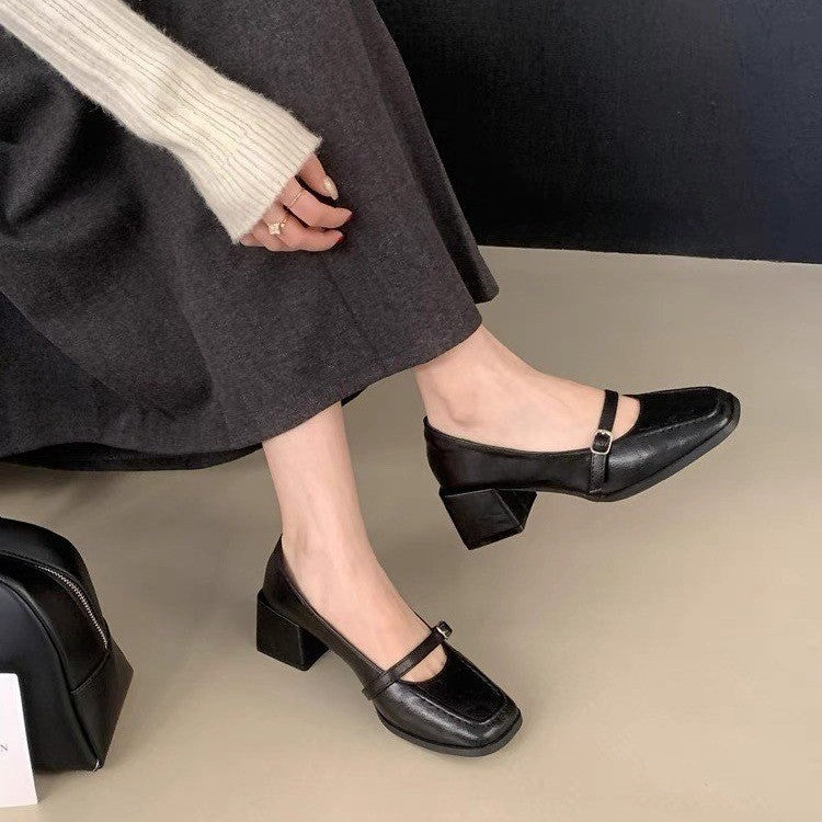 Mary Jane Pumps mit verstellbarem Riemen und Blockabsatz von berg-feldt (Damen)