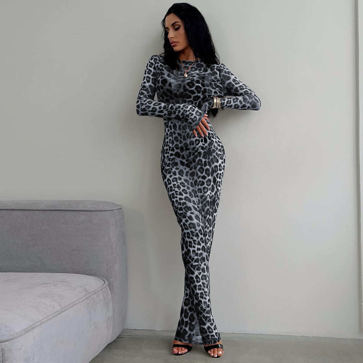Elegantes, figurbetontes Maxikleid mit Leopardenmuster von berg-feldt