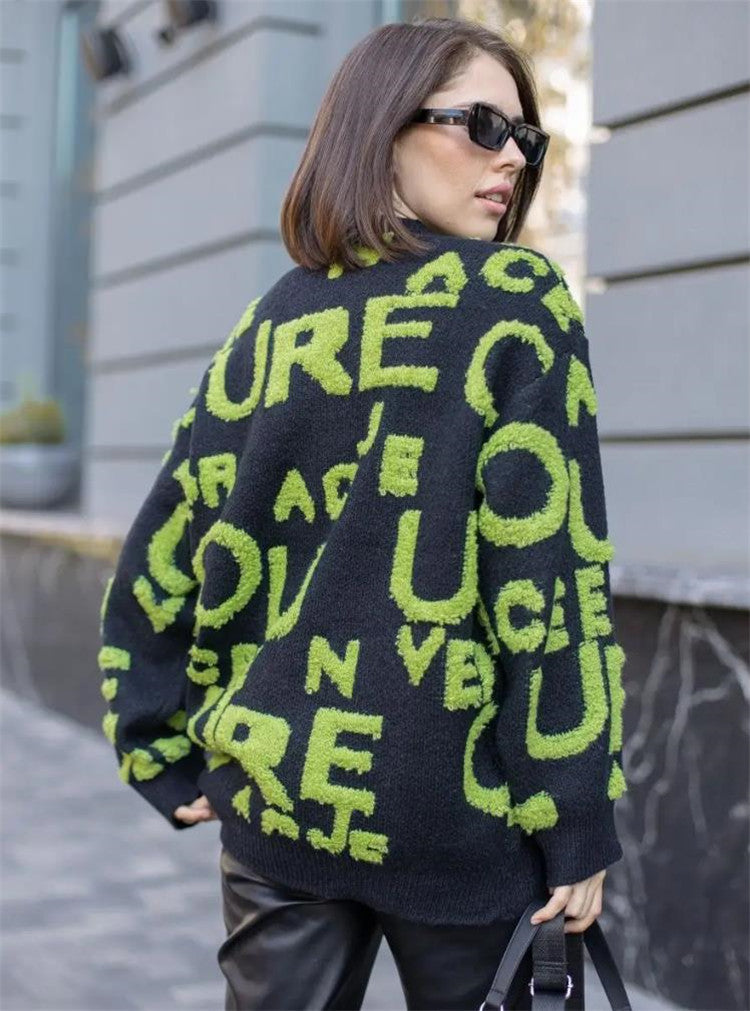 Damen Oversized Strickpullover mit auffälligem Schriftzug und lässiger Passform Berg-Feldt