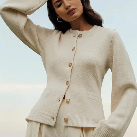 Berg-Feldt | Stylische Strickjacke mit Knöpfen