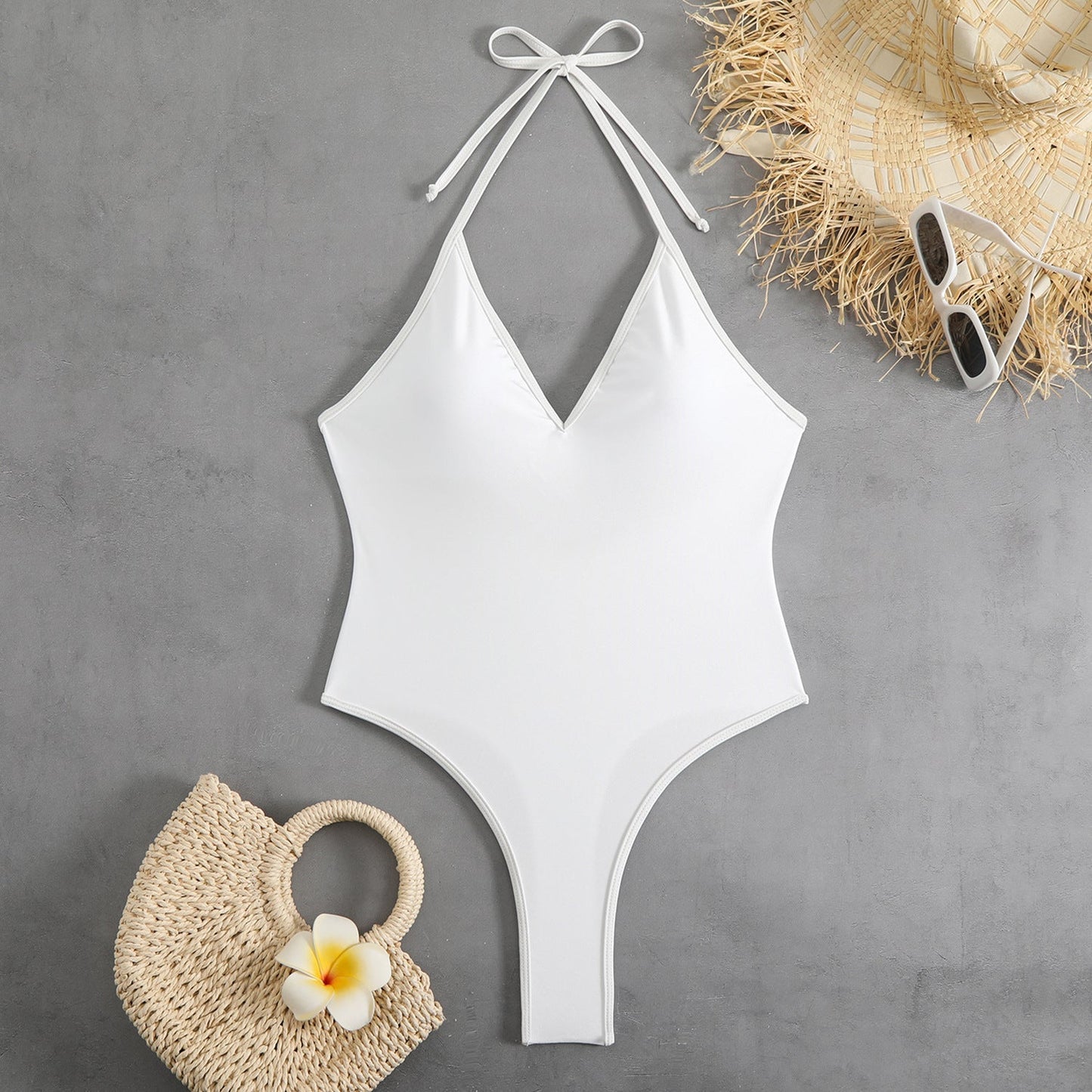 Maillot de bain femme polyvalent avec décolleté en V profond et liens à nouer berg-feldt