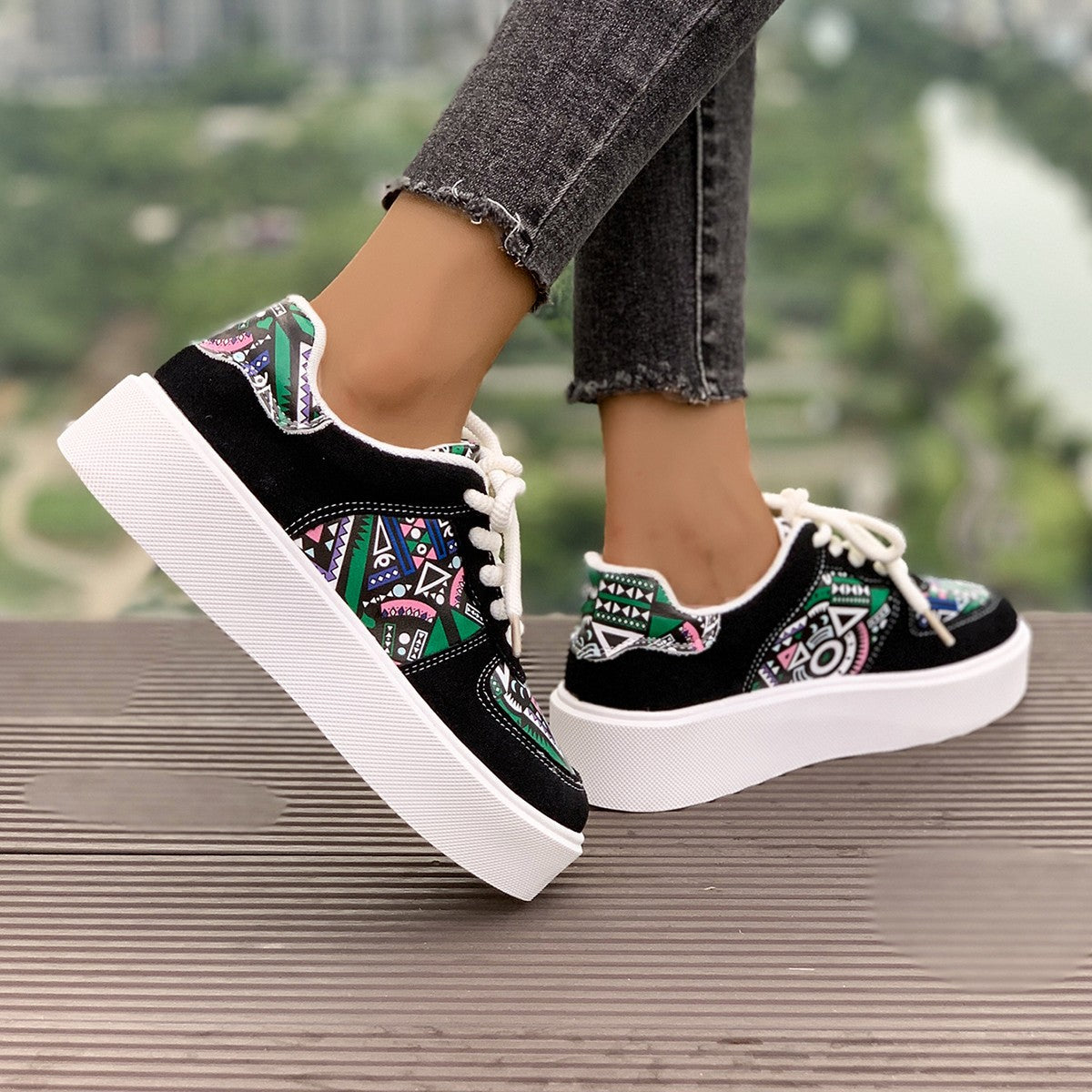 Damen-Sneakers compensées à la mode avec un design frappant Berg-Feldt