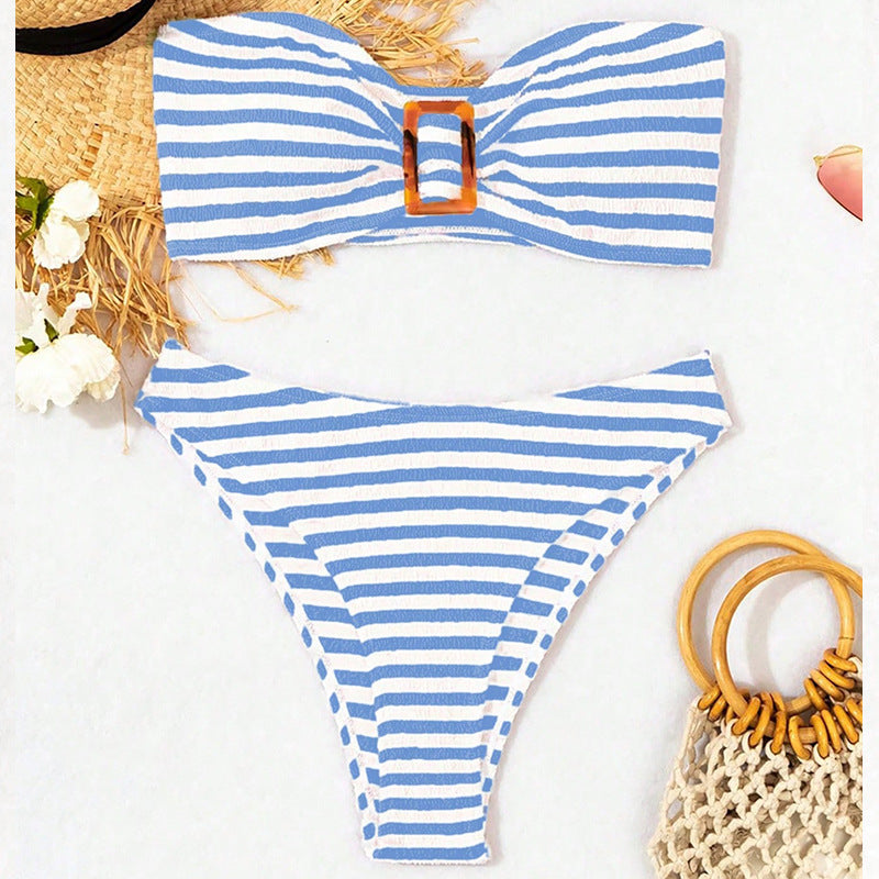 Ensemble bikini pour femme avec haut froncé et détails ruchés sur les côtés berg-feldt