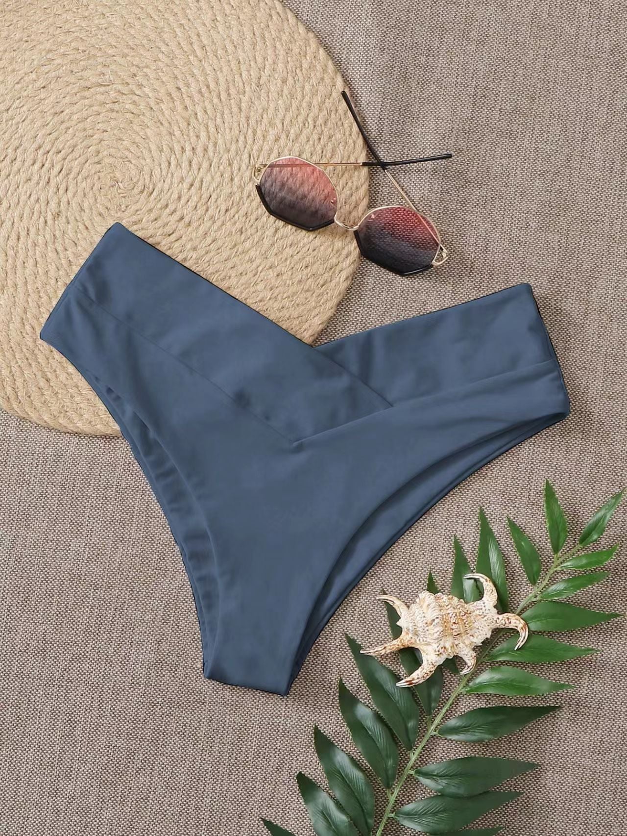 Bas de bikini femme taille haute coupe en V Berg-Feldt