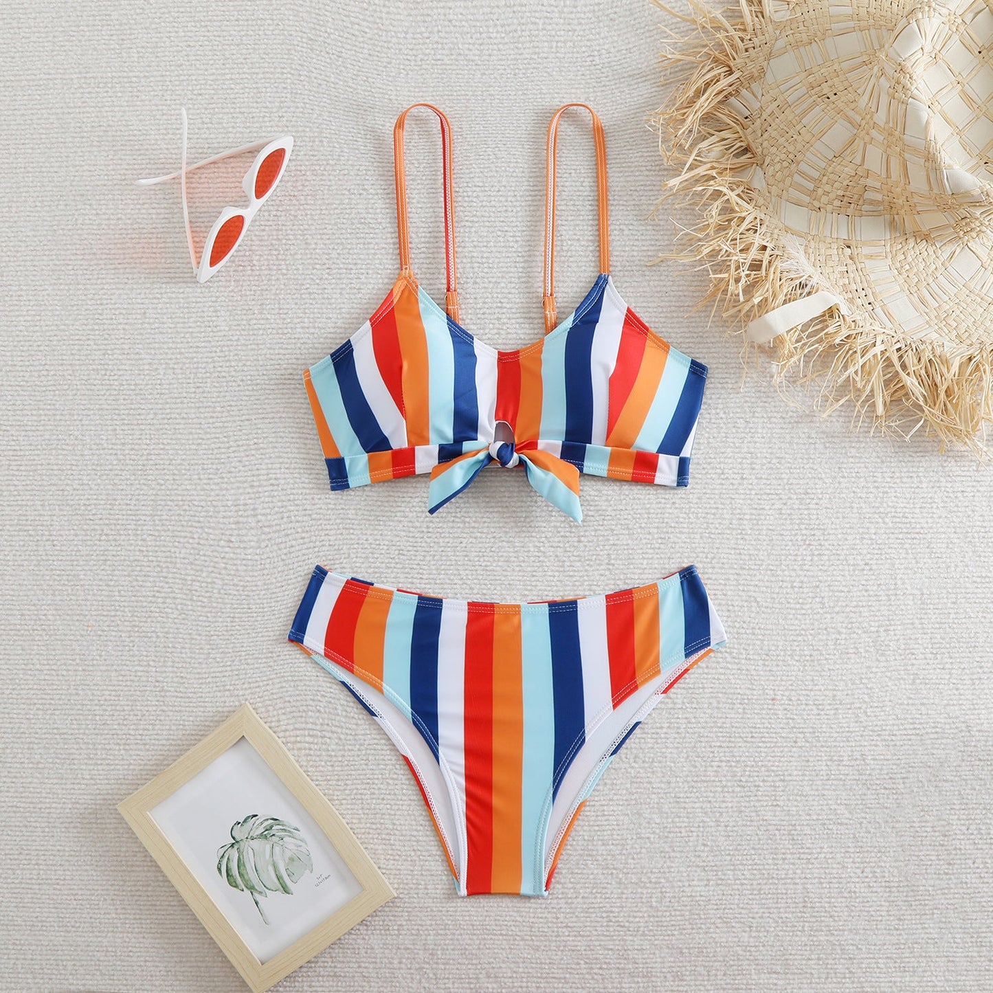 Ensemble de bikini femme Berg-Feldt coupe haute et laçage à l'avant