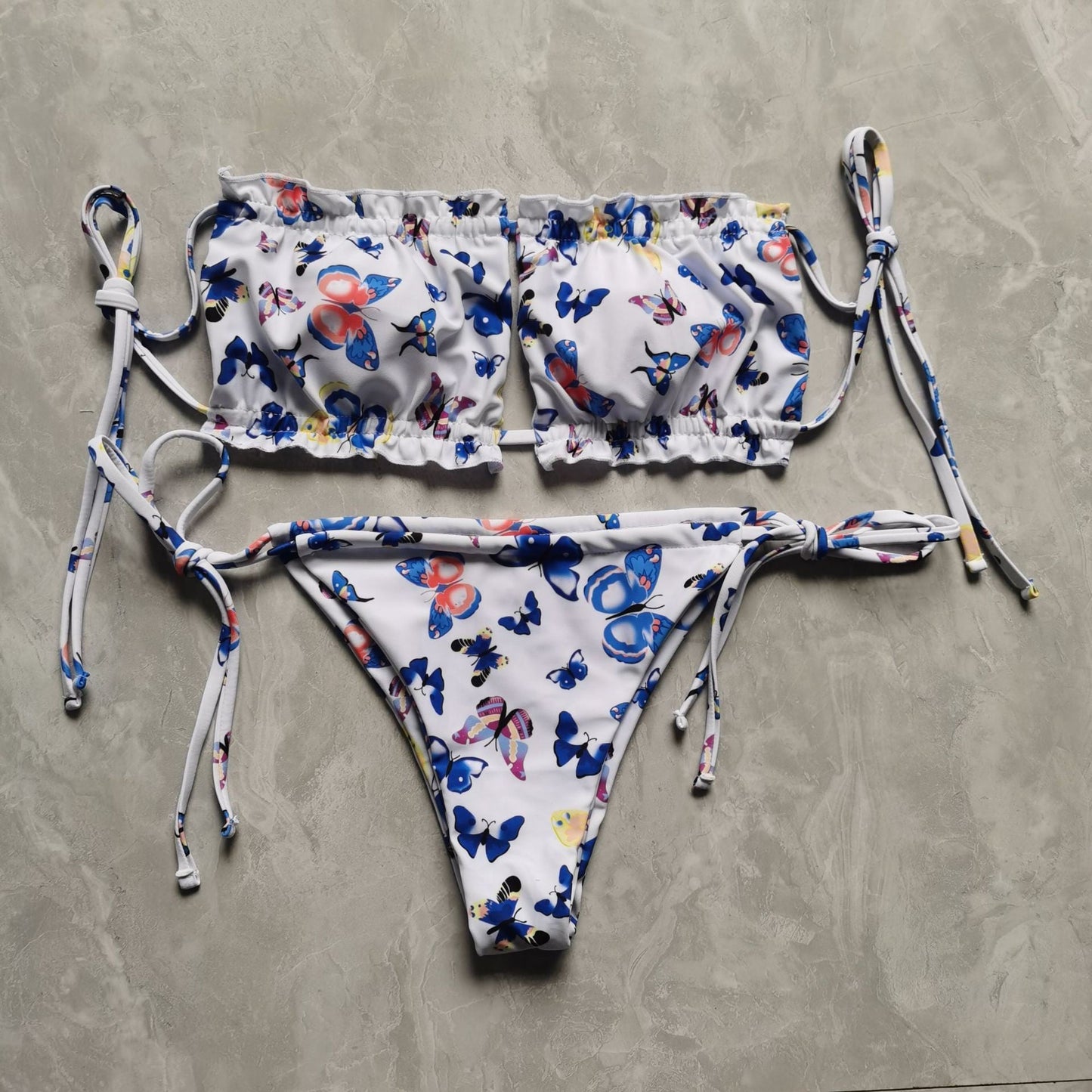 Haut et bas de bikini deux pièces Berg-Feldt à motif papillons