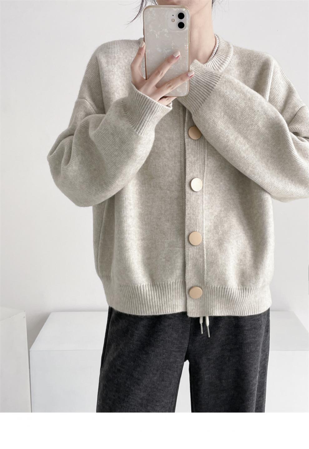 Damen Oversized Strickjacke mit großen Holzknöpfen und weitem Schnitt Berg-Feldt