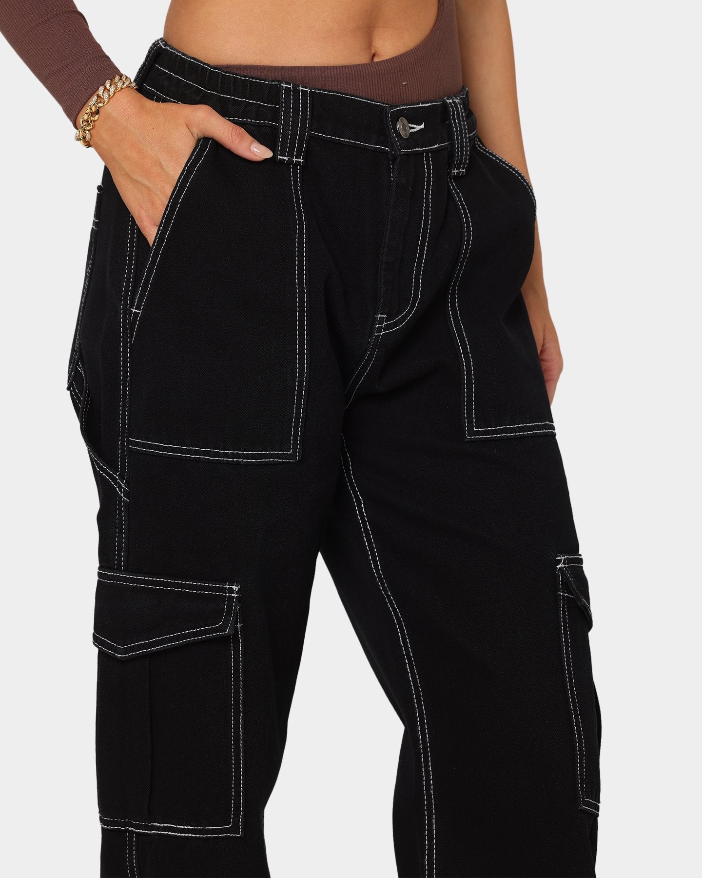 Pantalon cargo femme taille haute Berg-Feldt avec de nombreuses poches