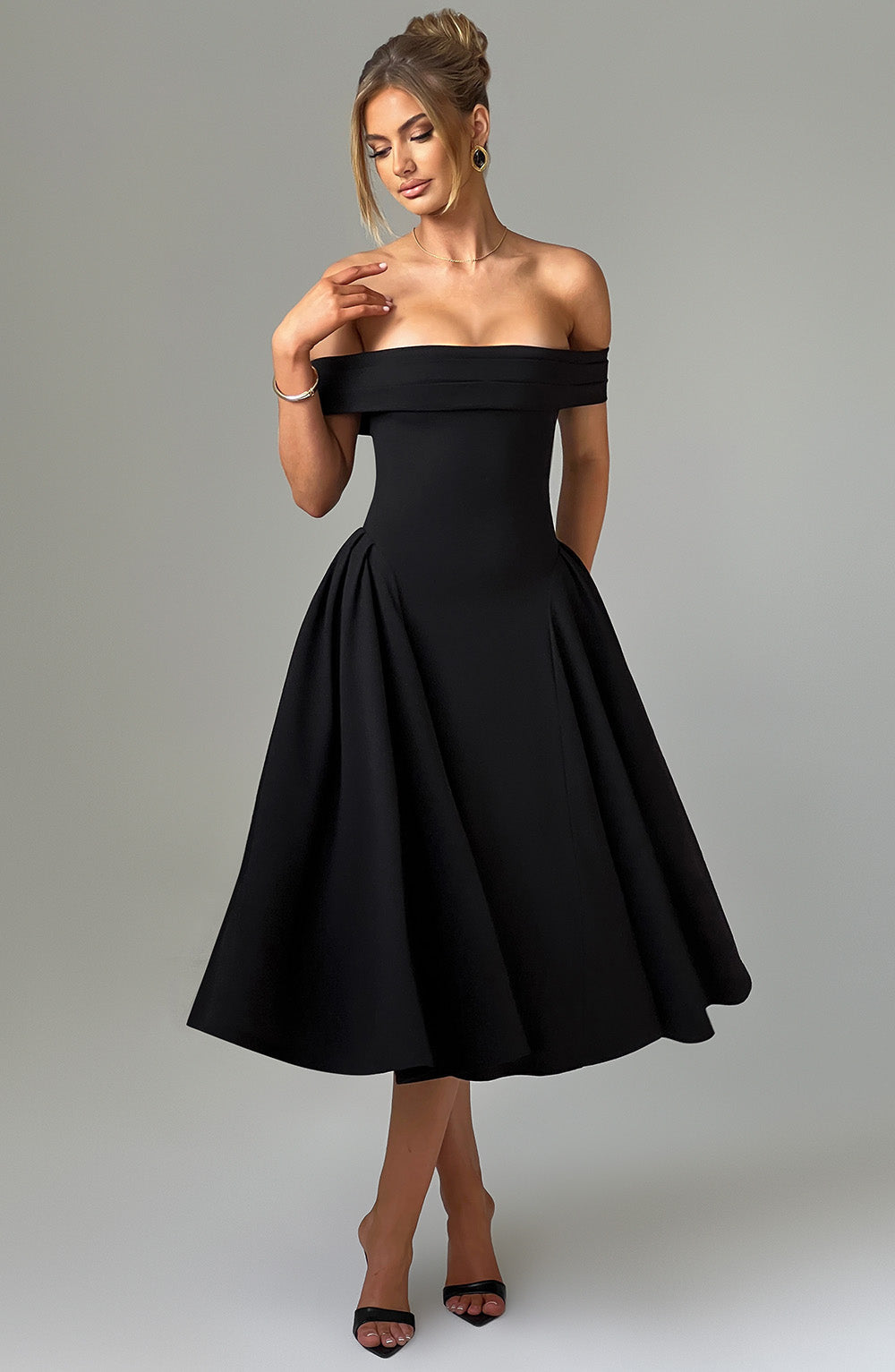 Damen Cocktailkleid mit schulterfreiem Design und voluminösem Rock Berg-Feldt