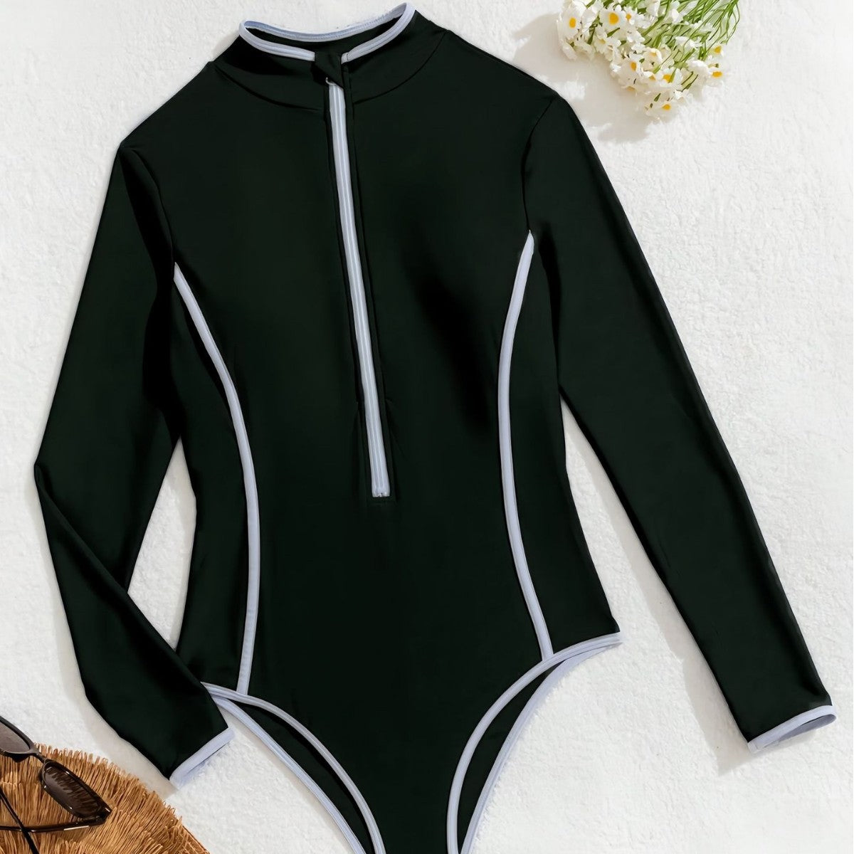 Maillot de bain sportif pour femme avec fermeture éclair et coupe ajustée, par berg-feldt