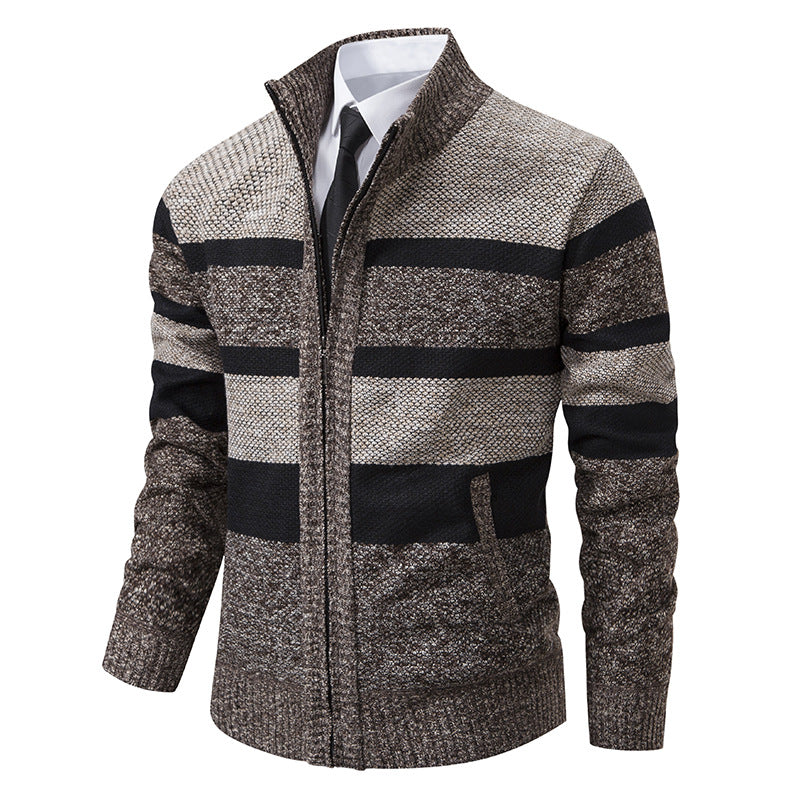 Herren Strickjacke mit Stehkragen und modernem Streifenmuster Berg-Feldt