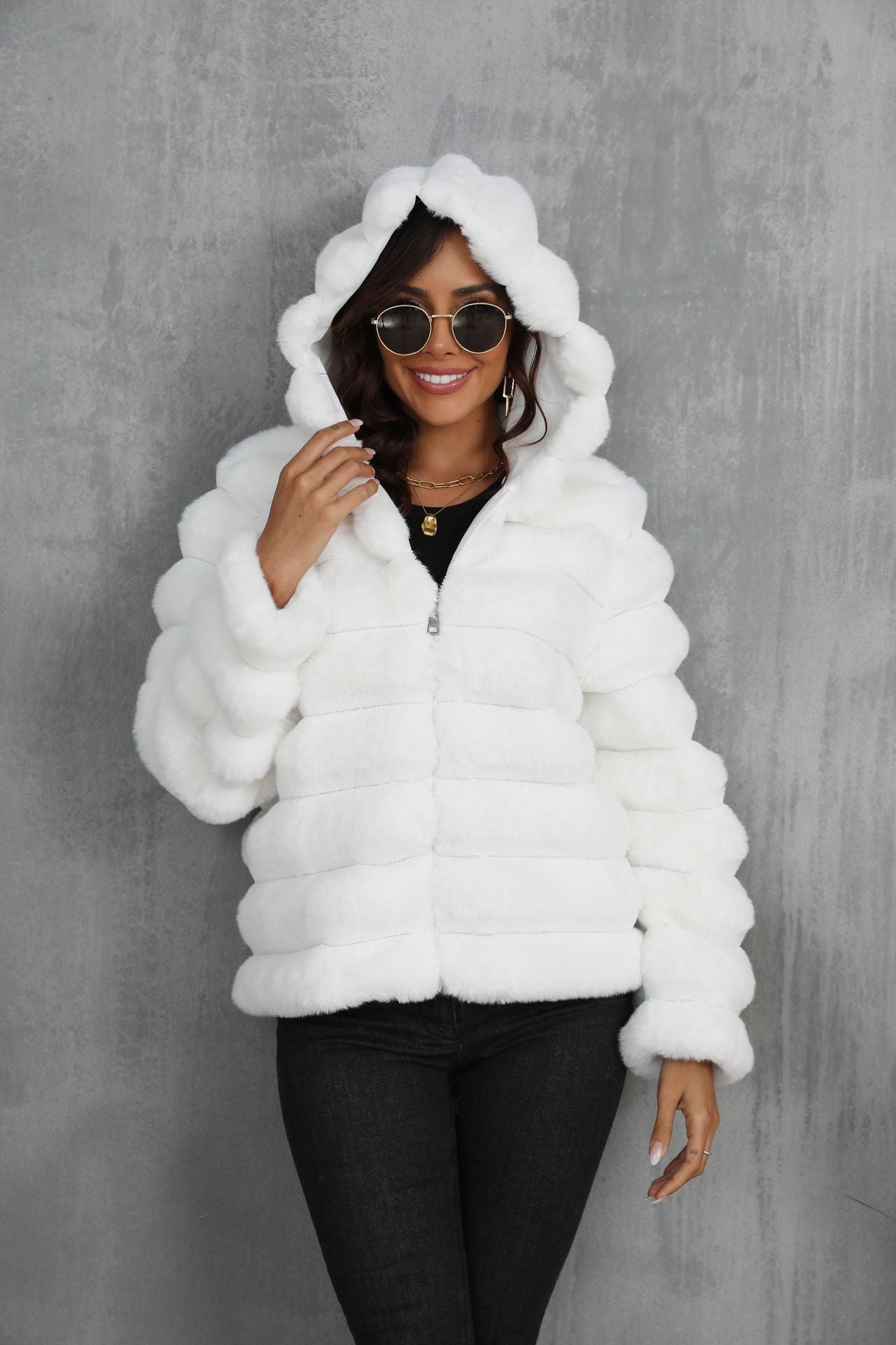 Damen Kapuzenjacke en fausse fourrure à motif texturé Berg-Feldt