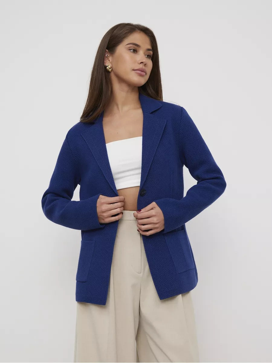 Elegante Damenblazerjacke mit Struktur, Revers und Taschen von berg-feldt