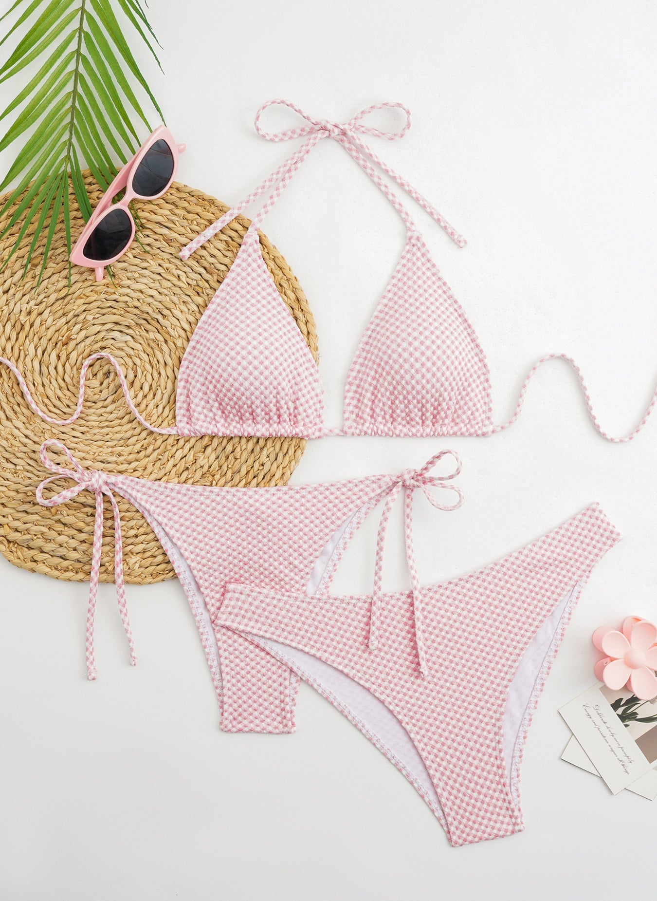 Verspielter Damen-Bikini im Triangel-Schnitt mit Karomuster von berg-feldt