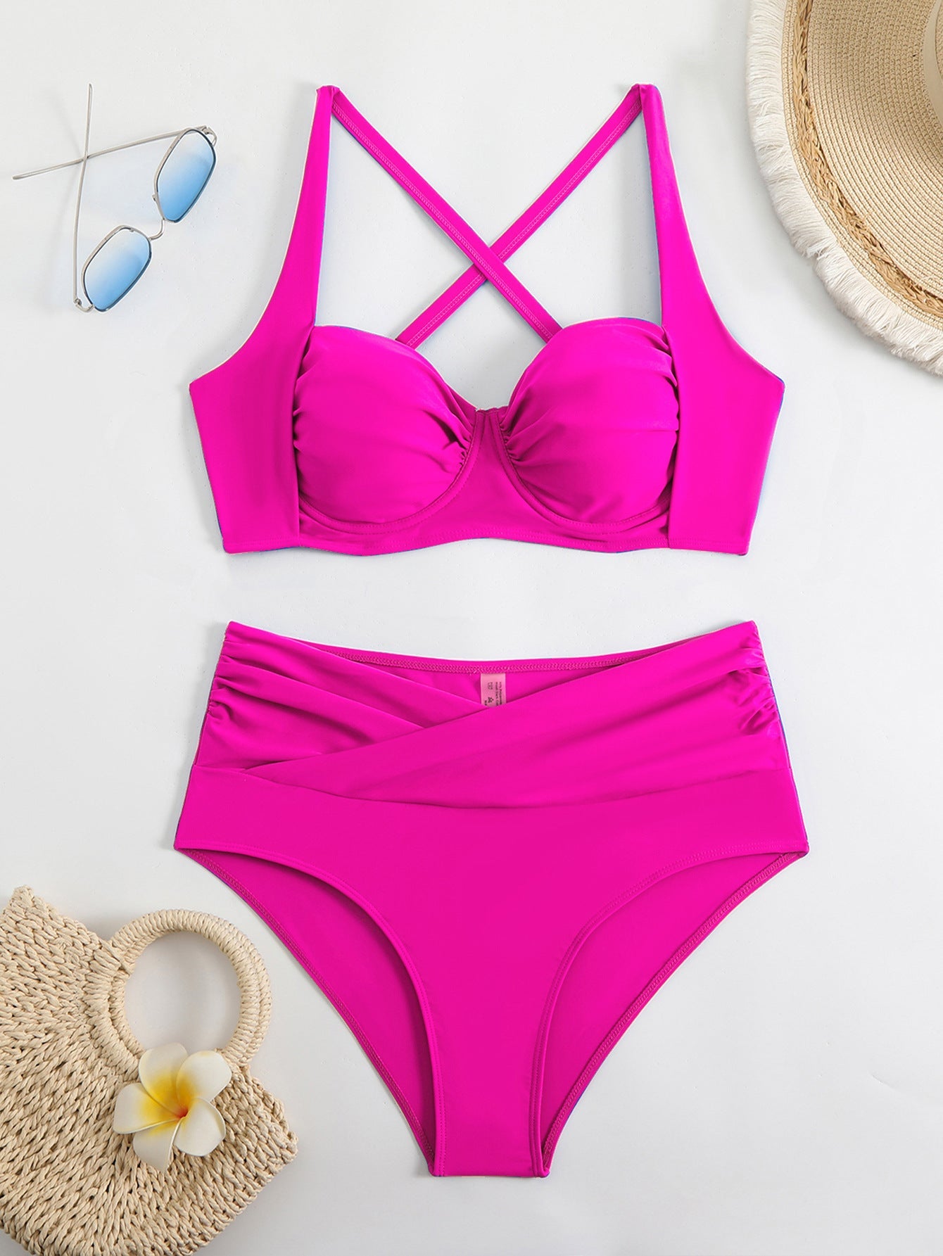 Ensemble de bikini élégant pour femme de berg-feldt, avec coupe sport et design croisé à nouer.