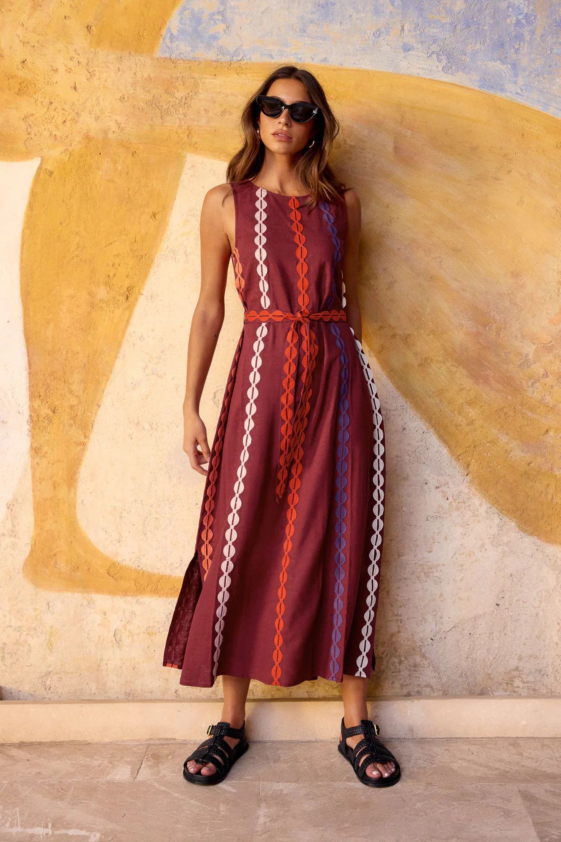 Robe longue de femme avec motif texturé et ceinture par berg-feldt