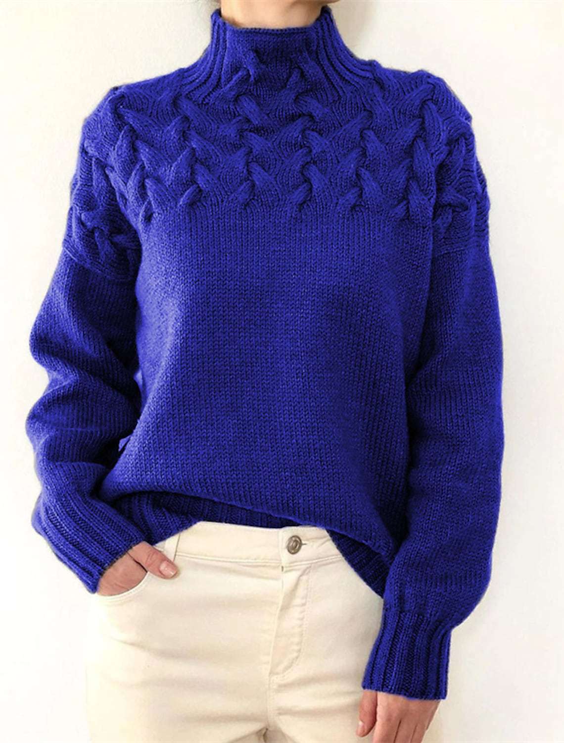 Pull en grosse maille pour femme avec col montant et torsades Berg-Feldt