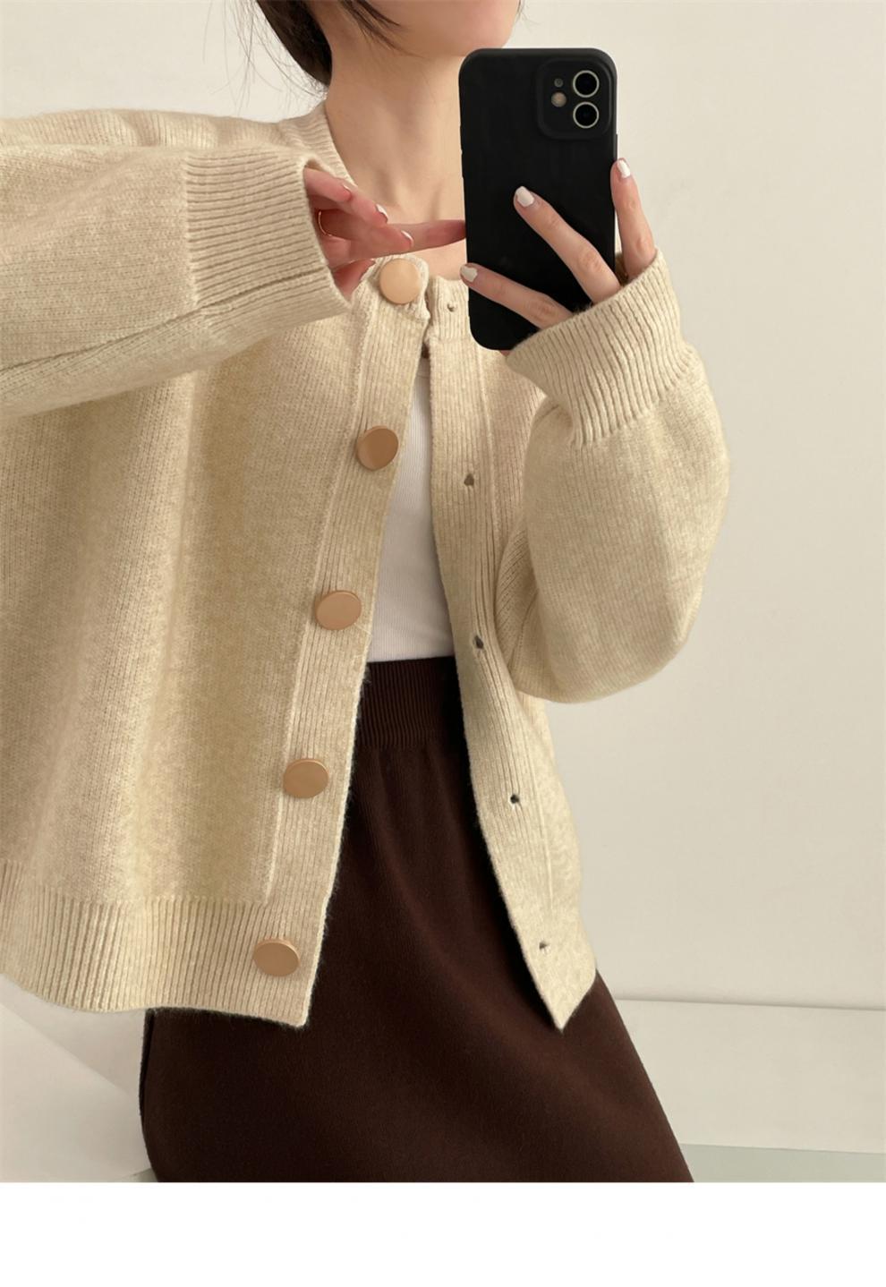 Damen Oversized Strickjacke mit großen Holzknöpfen und weitem Schnitt Berg-Feldt