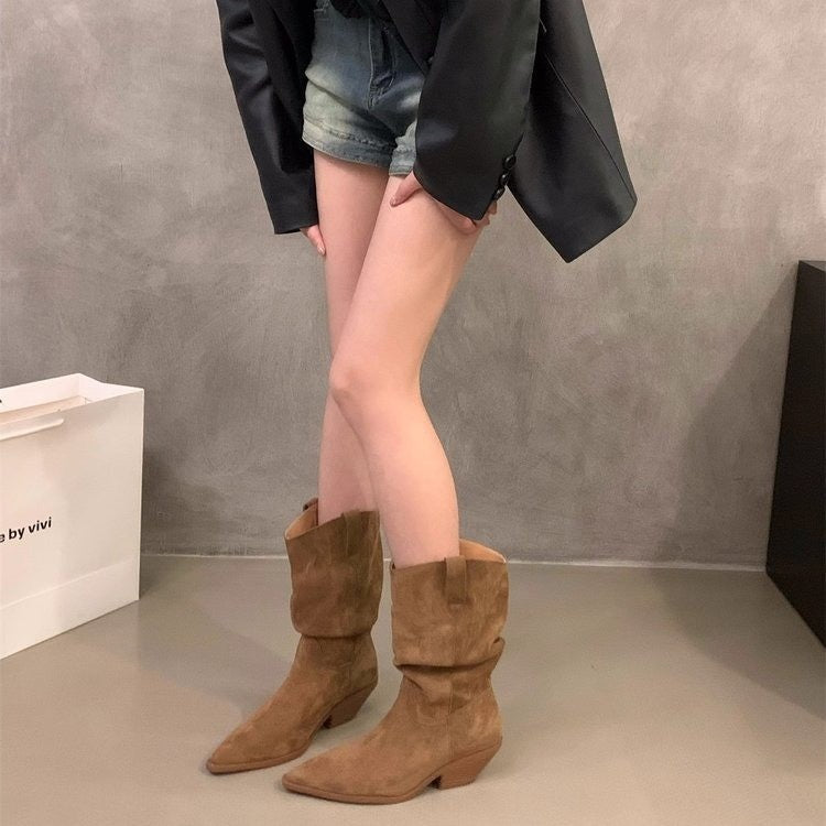 Bottines élégantes pour femme avec bout pointu et détails western par Berg-Feldt