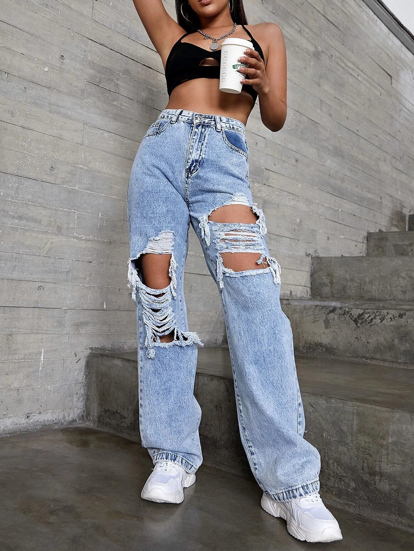 Hochwertige Damen-Jeans mit Destroyed-Effekt und hohem Bund von berg-feldt