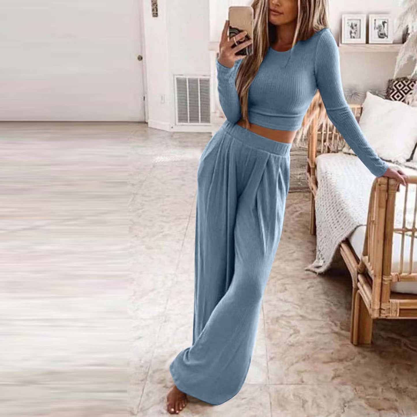 Ensemble de salon élégant pour femme avec haut à manches longues et pantalon large Berg-Feldt