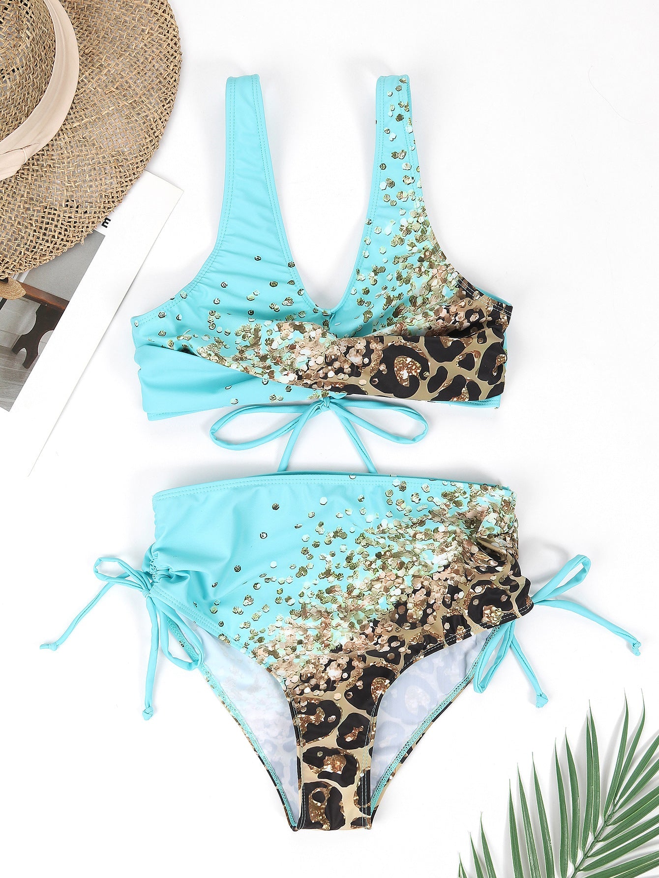 Ensemble bikini pour femme avec détails pailletés tendance et jambes échancrées berg-feldt