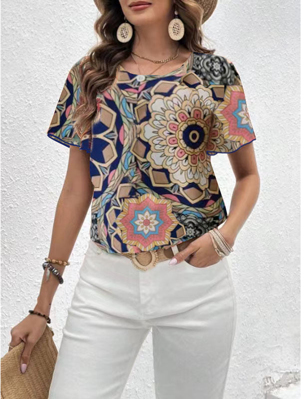 Modernes Damen-Kurzarmshirt mit farbenfrohem Berg-Feld-Druck