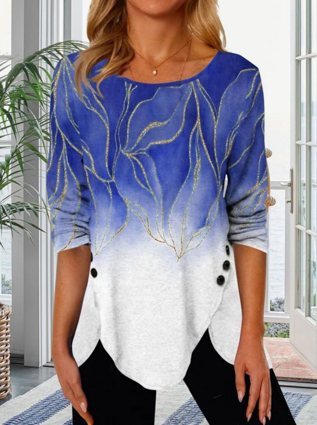 T-shirt élégant à manches longues pour femmes, avec un joli dégradé de couleurs et des boutons décoratifs de berg-feldt