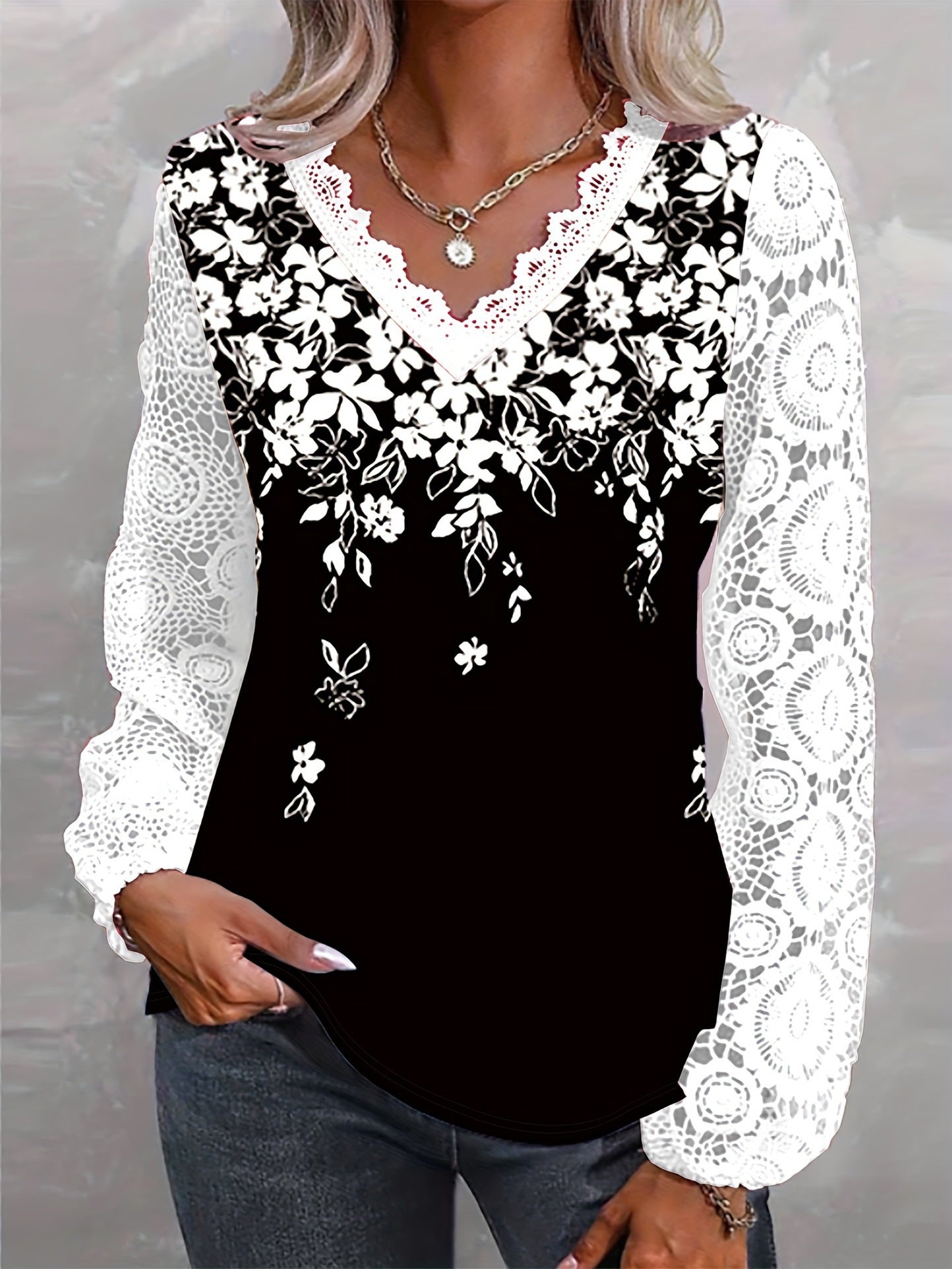 Blouse pour femme avec détails floraux et manches en dentelle romantique by berg-feldt