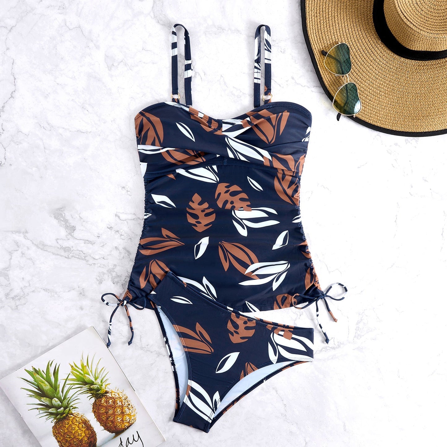 Maillot de bain femme Berg-Feldt à motif floral, froncé et avec bretelles réglables