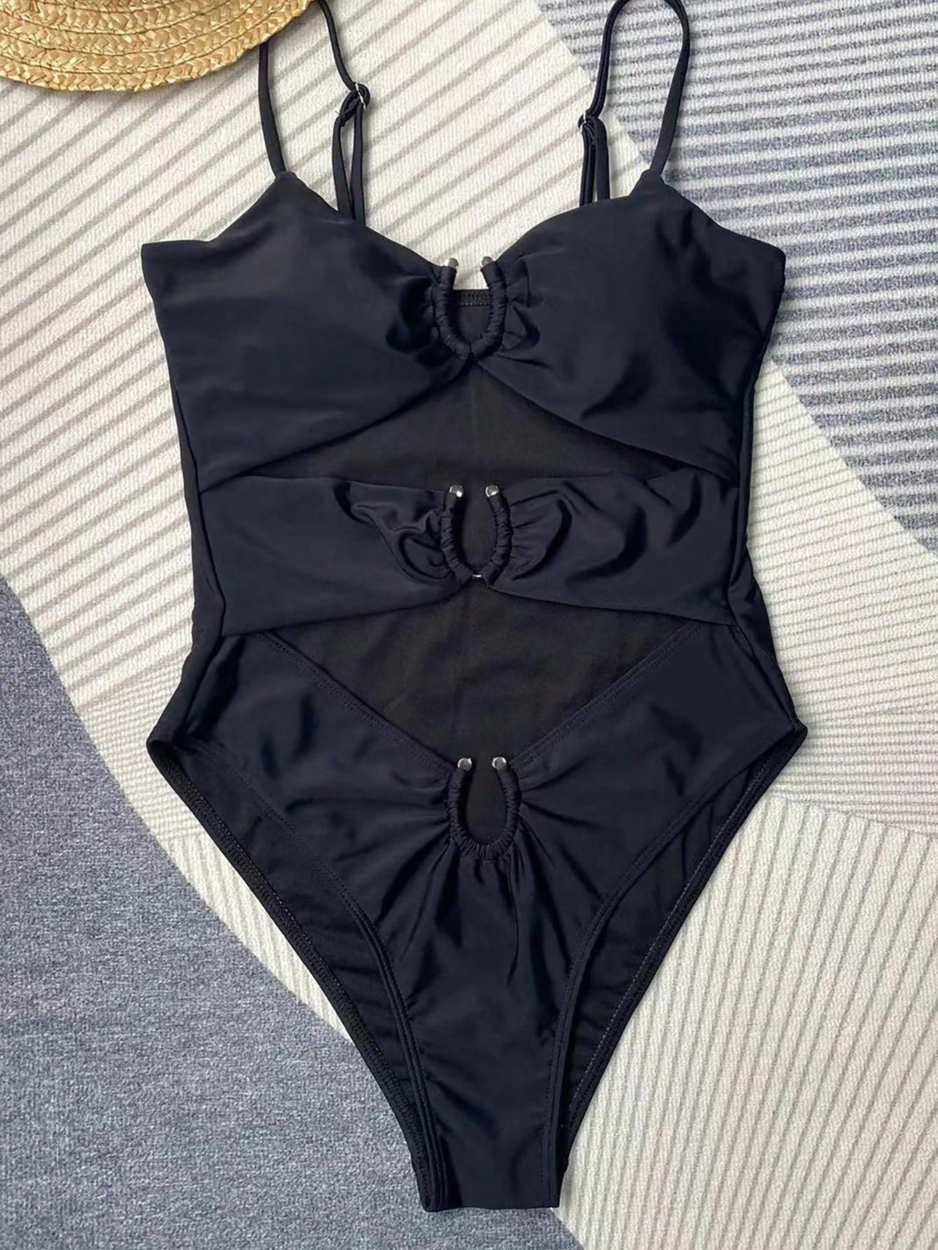 Maillot de bain femme berg-feldt avec fronces, empiècements en maille et découpes
