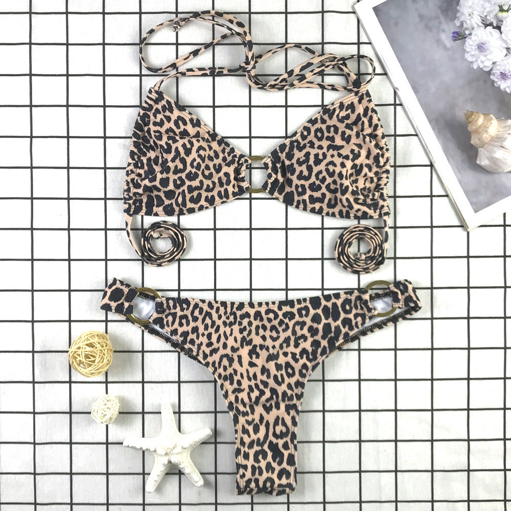Haut de bikini triangle Berg-Feldt pour femme avec anneaux décoratifs et laçage