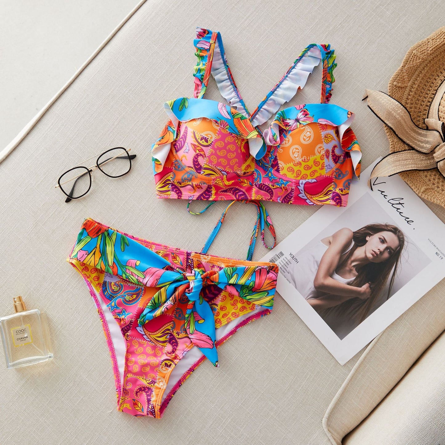 Ensemble bikini pour femme berg-feldt, avec volants fantaisie et imprimé floral coloré.
