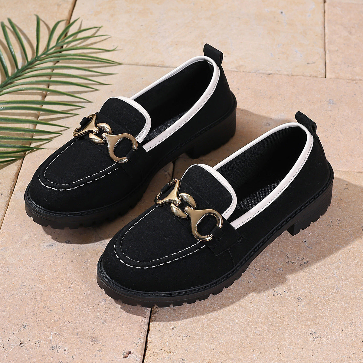 Bequeme Damen Mokassins mit Kette und komfortabler Sohle von berg-feldt