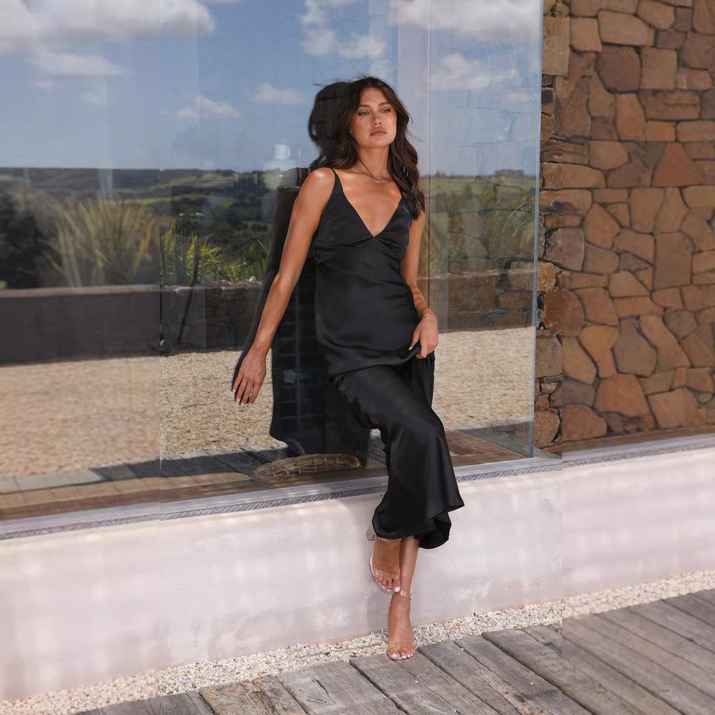 Robe longue en satin pour femme avec décolleté en V élégant et coupe fluide Berg-Feldt